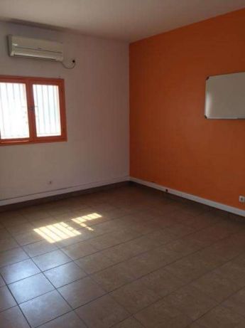 New price for sale wharehouses whit 5.000m2 Maputo - imagem 4