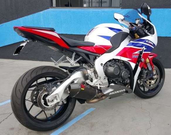 Honda CBR 1000RR Fireblade Malhangalene - imagem 1