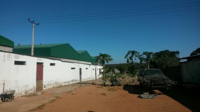 Vende-se uma propriedade a beira da estrada nacional Maputo - imagem 6