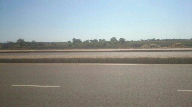 Transpassa-se terreno na berma da estrada circular Maputo - imagem 3