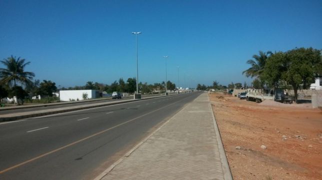 Transpassa-se terreno na berma da estrada circular Maputo - imagem 4