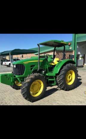Vendo tractor John de na África do Sul por R250.000 rands Cidade de Matola - imagem 1