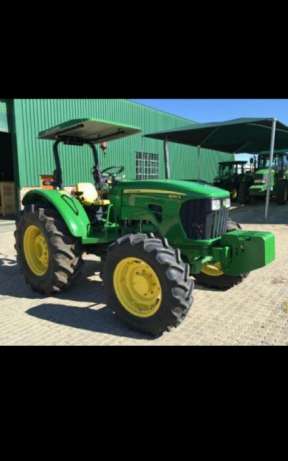 Vendo tractor John de na África do Sul por R250.000 rands Cidade de Matola - imagem 3