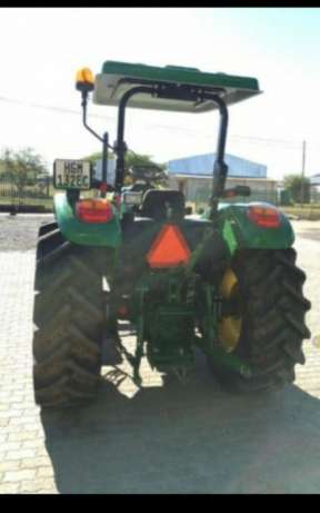 Vendo tractor John de na África do Sul por R250.000 rands Cidade de Matola - imagem 4