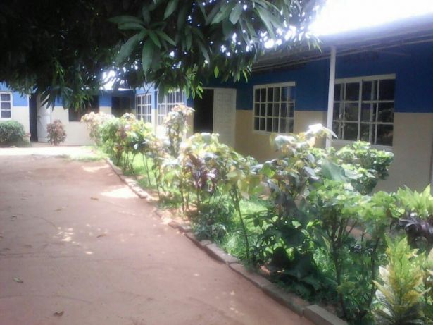 Vende-se escola || escolinha no guava Magoanine - imagem 1