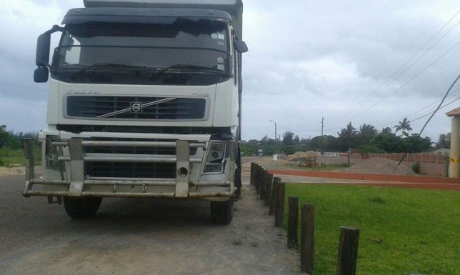 Vendo basculante volvo Machava - imagem 1