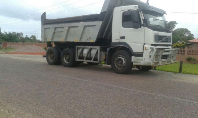 Vendo basculante volvo Machava - imagem 2