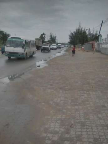 Arrenda se Armazem no zimpeto Av. de Mocambique perto da SASOL Maputo - imagem 4