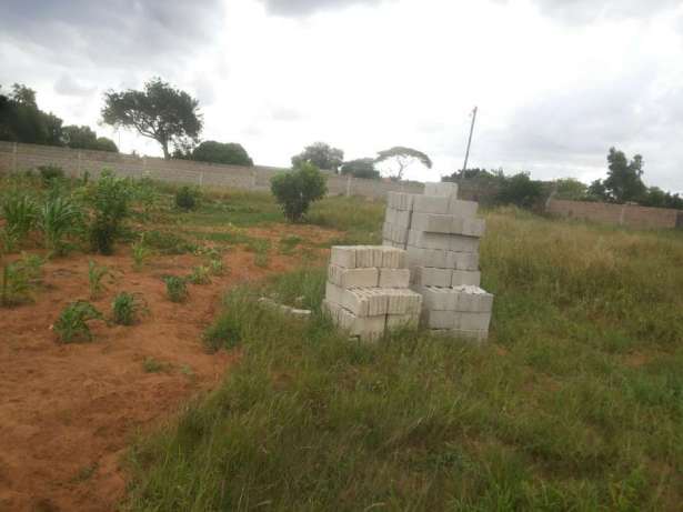 Vendo terrenos em guava 5 minutos da estrada Bairro do Jardim - imagem 1