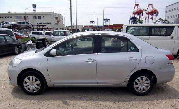 Toyota belta2005 parque Maputo - imagem 3