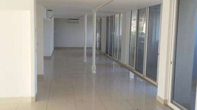 Arrenda-se :: Sala open space na Polana com 500 m2 Maputo - imagem 1
