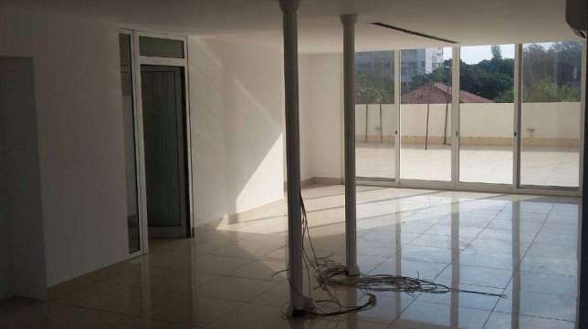 Arrenda-se :: Sala open space na Polana com 500 m2 Maputo - imagem 3
