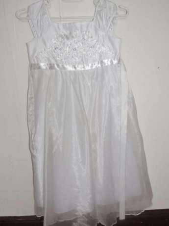 Vende-se Vestidos de DAMINHAS Maputo - imagem 4