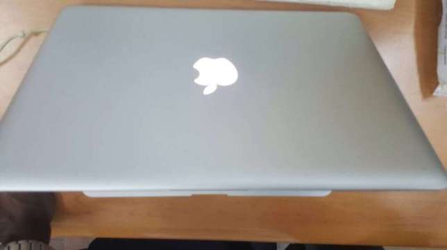 MacBook Pro 2012 Intel Core i5 2.4GHz 4GB d ram e 500GB SSHD Clean Sommerschield - imagem 1