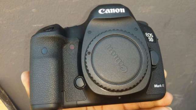 Câmera profissional canon 5D mark 3, body... tenho lente também 24-105 Alto-Maé - imagem 1