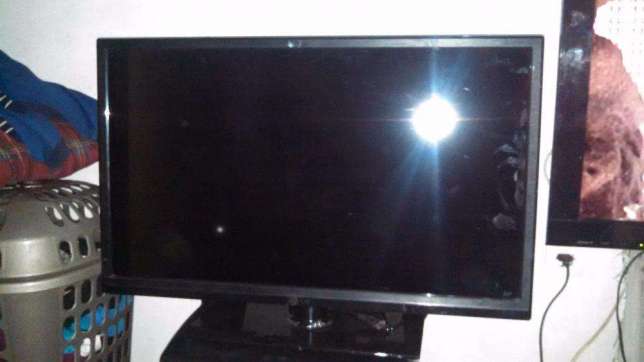 LG 32p +remote+pe Magoanine - imagem 1