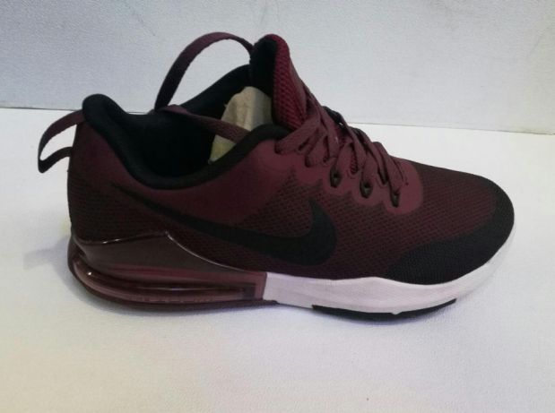 nike cor de vinho