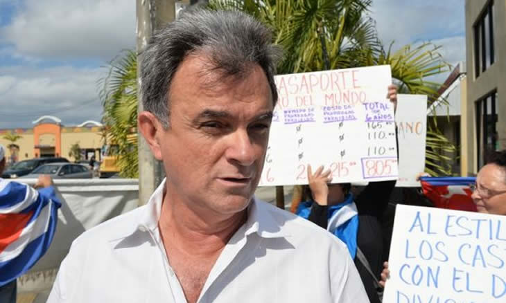 Deportado activista cubano após exílio de mais de 50 anos nos EUA