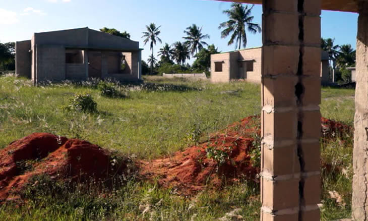 Casas abandonadas do Projecto do Fundo para o Fomento de Habitação causam indignação 