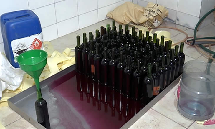 Autoridades encerraram fábrica de vinho na Matola