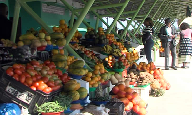 Um novo visual e organização do comércio informal de frutas em Boane