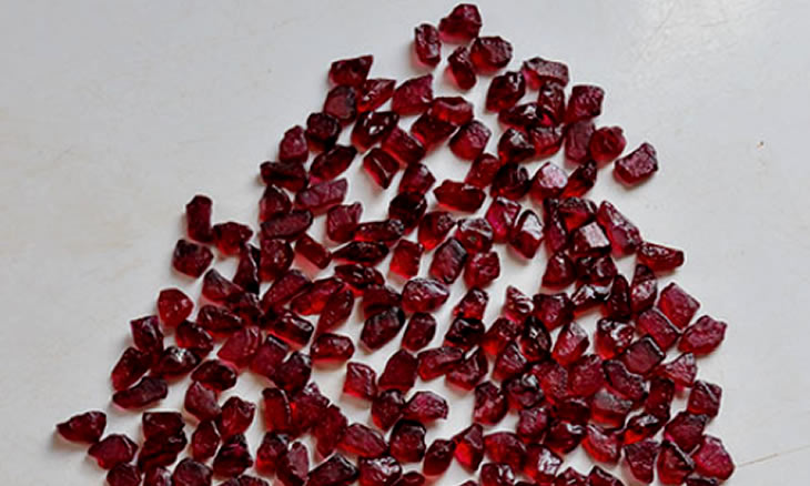 Montepuez Ruby Mining investe 14 milhões USD em rubis