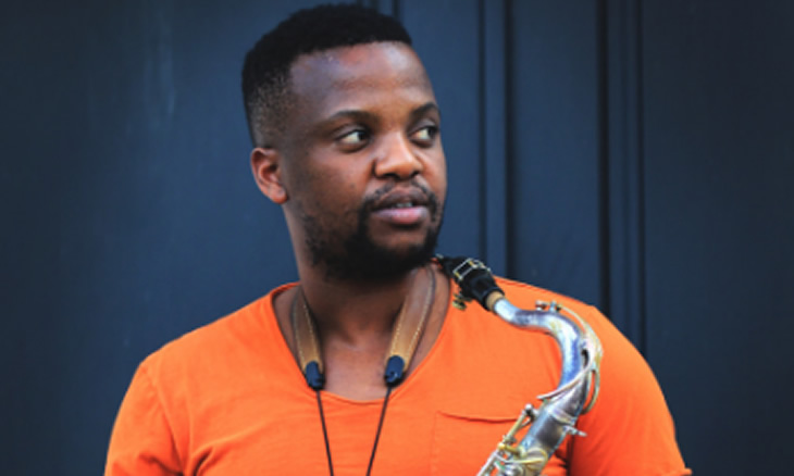 Saxofonista Sisonke Xonti em digressão a Moçambique