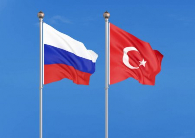 Rússia acusa Turquia de violar acordo ao apoiar militarmente os rebeldes