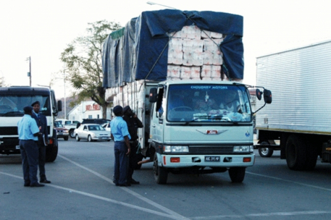 País: Alfândegas com novas estratégias para combater contrabando de mercadorias