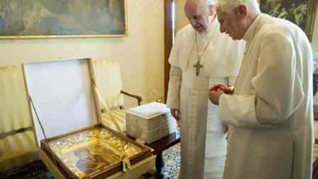 Livro sobre celibato com cunho de Bento XVI à venda na próxima semana