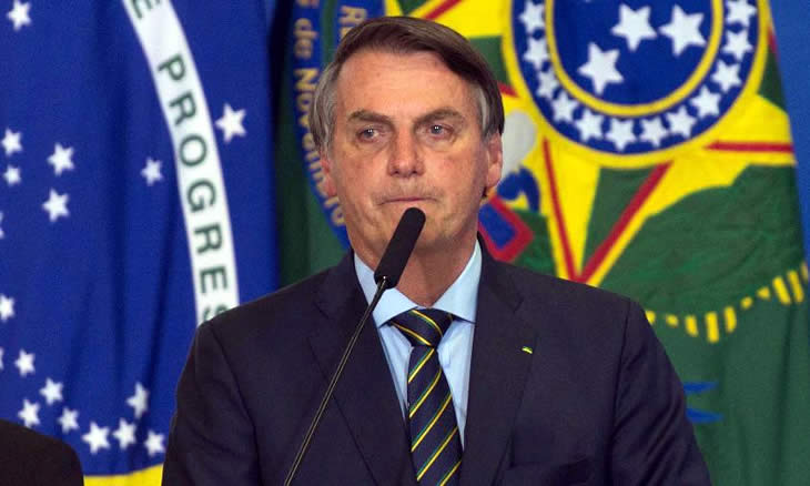 Jair Bolsonaro diz que jornalistas são “espécie em extinção”