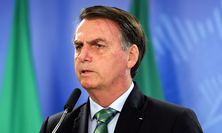 COVID-19: Bolsonaro culpa governadores pelo aumento de vítimas mortais