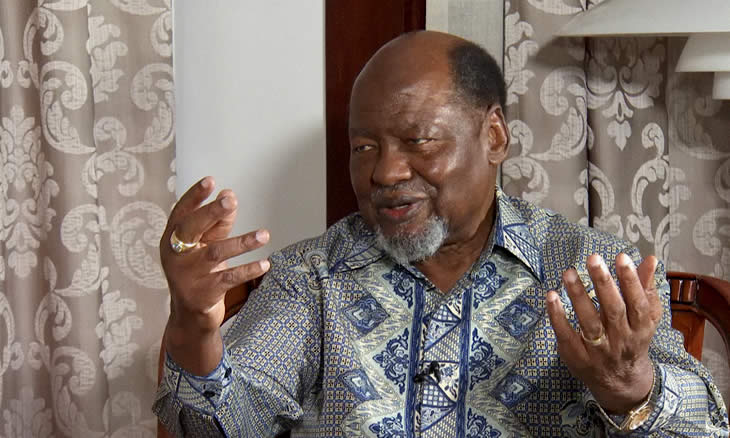 “Todos nós estamos em idade de risco neste momento da pandemia”, Joaquim Chissano