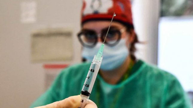 Perito britânico adverte para nova vaga de infecções da variante indiana